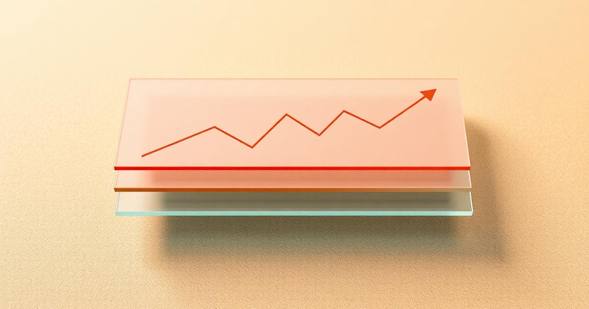 Gestapelte Glasflächen mit steigender Trendlinie als Symbol für Handelsstrategien